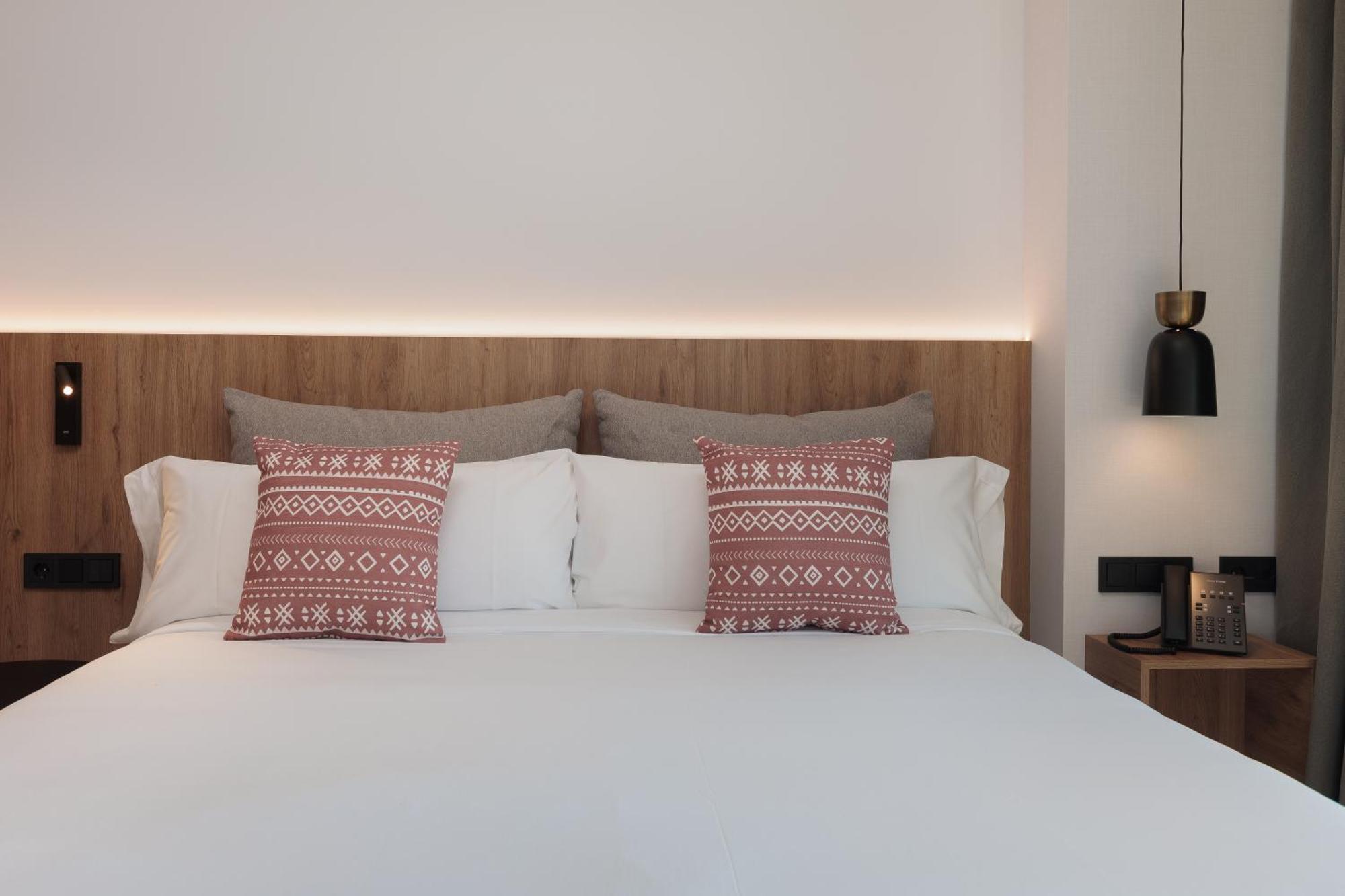 Tembo Barcelona Hotel Sant Adria de Besos Bagian luar foto