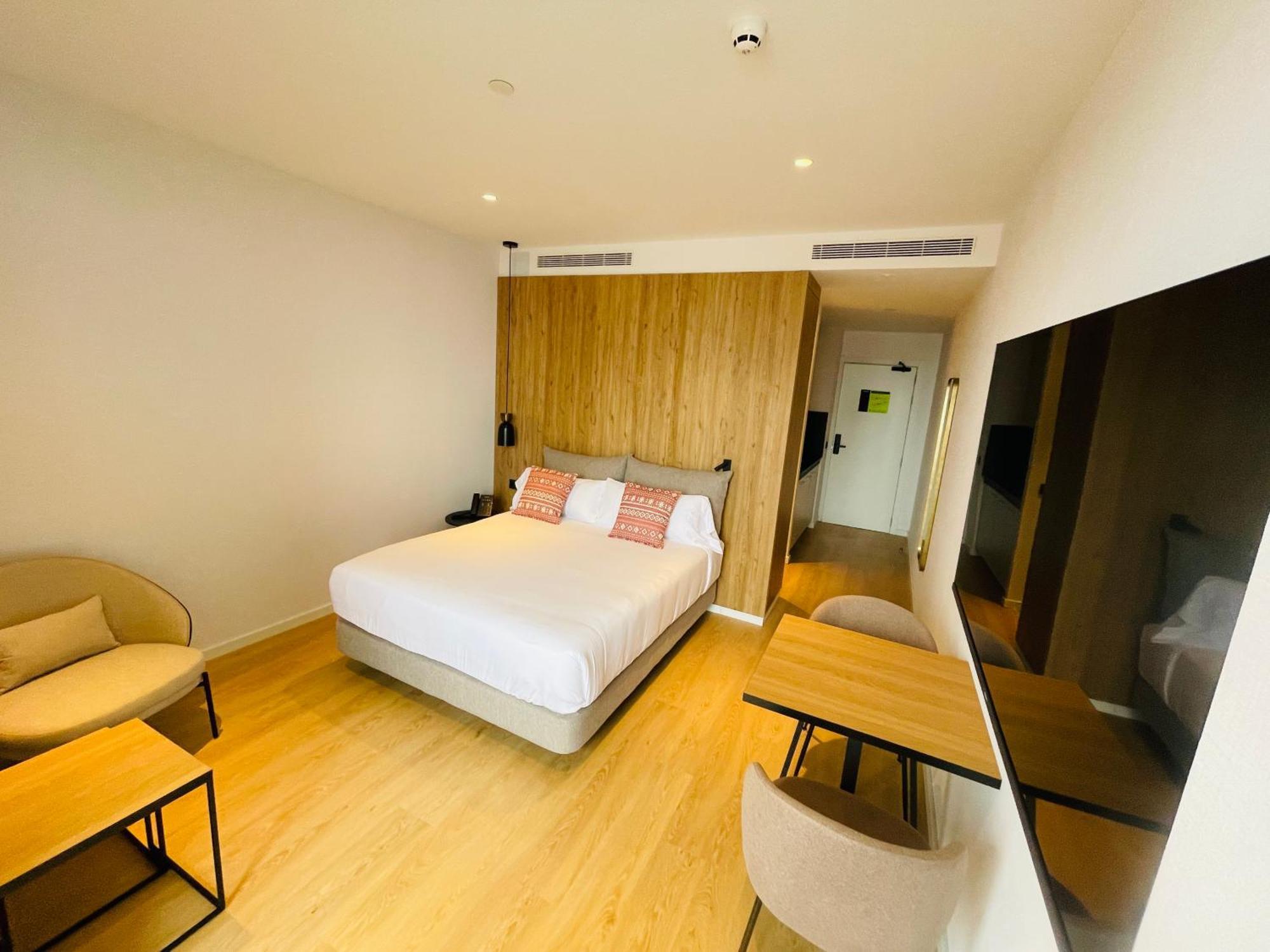 Tembo Barcelona Hotel Sant Adria de Besos Bagian luar foto