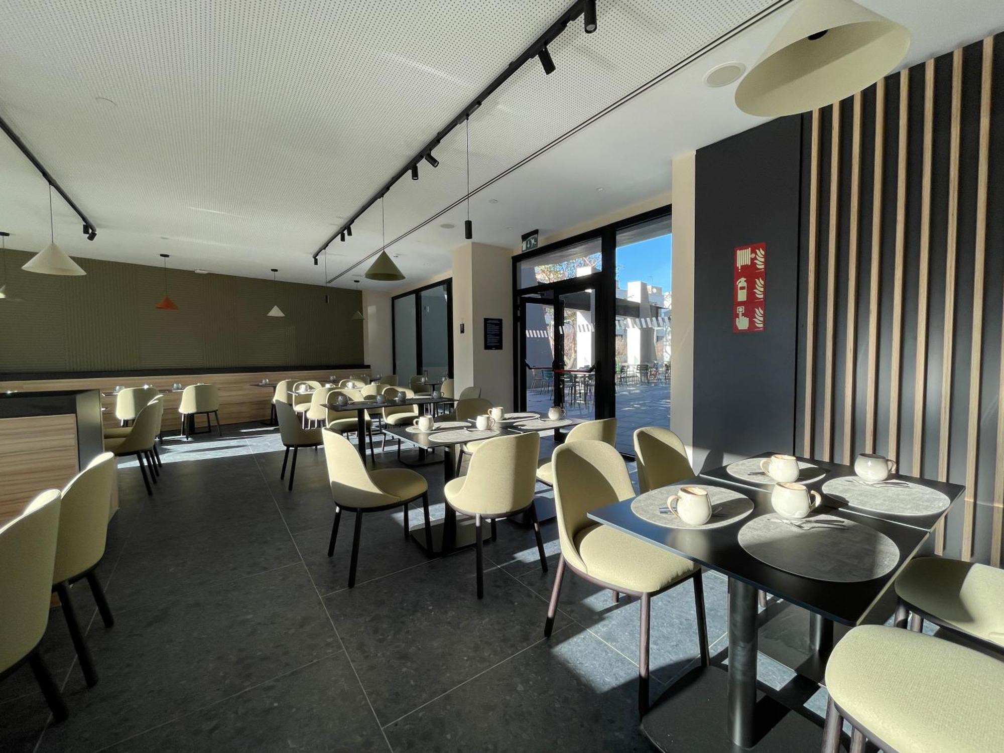 Tembo Barcelona Hotel Sant Adria de Besos Bagian luar foto